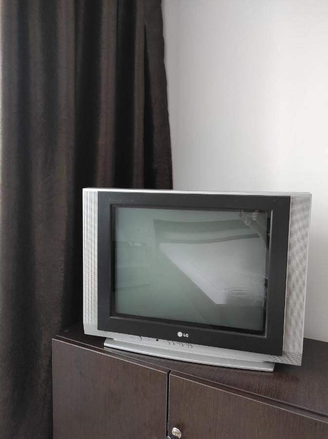 2 Комнатная С Новым Ремонтом, Кондиционером, В Самом Центре Rivne Esterno foto