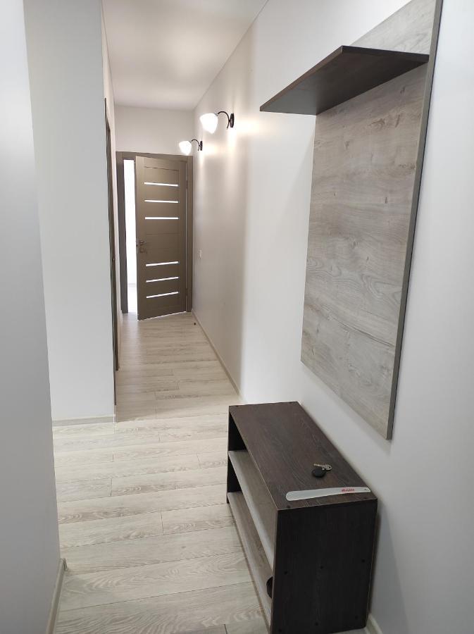 2 Комнатная С Новым Ремонтом, Кондиционером, В Самом Центре Rivne Esterno foto